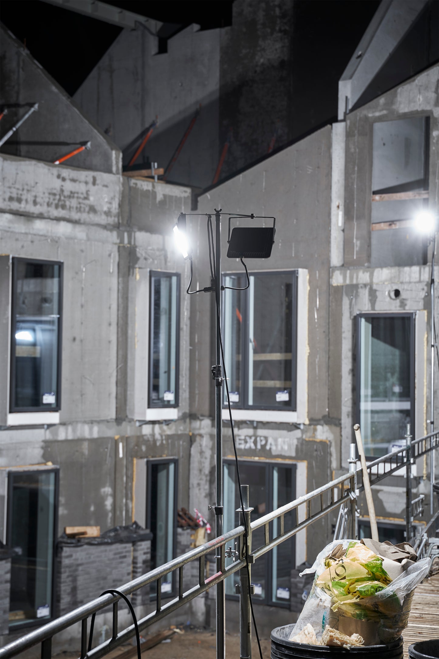 WorkLight 2 - lysmast med to fritbevægelige LED-projektører (ekskl. moms)